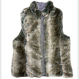 STO Reversible Green & Brown Faux Fur Vest Gray Full-Zip Reverse Vest Size M
